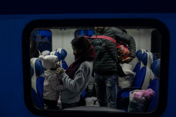 Μηταράκης: Η Ελλάδα ανοίγει μια αγκαλιά για τους Ουκρανούς πρόσφυγες