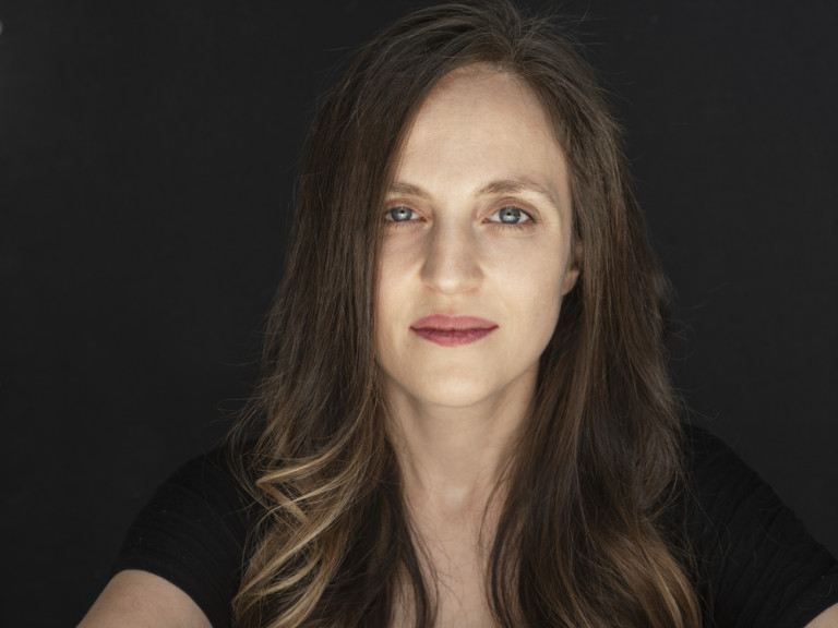 Η Έλενα Μαυρίδου μιλάει στο in για την δική της «Πτέρυγα»