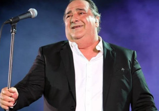 Απίστευτος Βασίλης Καρράς: Έφυγε από το νοσοκομείο και ανέβηκε στην πίστα με την πεταλούδα στο χέρι