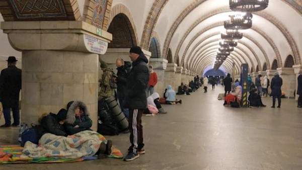Ουκρανία: Μέσα στο μεγαλύτερο υπόγειο καταφύγιο του κόσμου στο Κίεβο