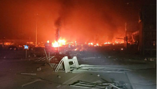 Κίεβο: Ισχυρές εκρήξεις – «Ενας νεκρός μέχρι στιγμής» – Χτυπήθηκαν κατοικίες και εμπορικό κέντρο