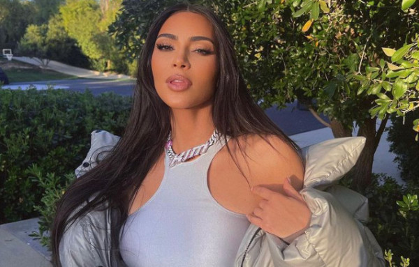 Κιμ Καρντάσιαν: Ξεκαθαρίζει τι εννοούσε με το «Σηκώστε τον κ@λο σας και δουλέψτε»