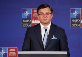 Πόλεμος στην Ουκρανία: «Δείξτε στον κόσμο ότι η Ρωσία είναι σοβαρή στις διαπραγματεύσεις», κάλεσε ο ουκρανός ΥΠΕΞ τον Λαβρόφ