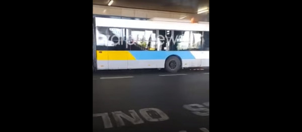 Φωτιά σε λεωφορείο στο Ελευθέριος Βενιζέλος