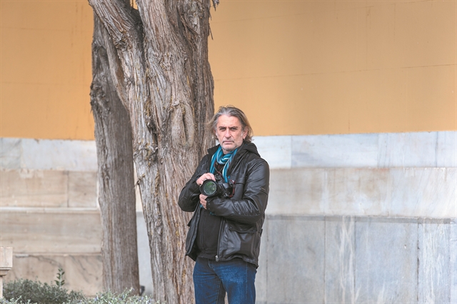 Μάριος Λώλος: «Η δουλειά η δική μας είναι να φωτογραφίζουμε την Ιστορία»