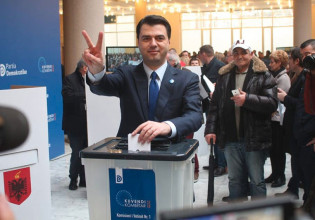 Αλβανία: Πώς οδηγήθηκε στην παραίτηση ο ηγέτης του Δημοκρατικού Κόμματος
