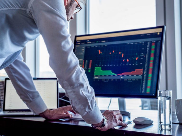 Η νέα γενιά επενδυτών «Κάντο Μόνος Σου» και γιατί κερδίζουν έδαφος