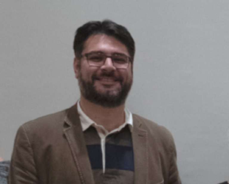 Ανδρουλάκης: Φτάνει αύριο στην Αθήνα ο Έλληνας πρόξενος στην Μαριούπολη