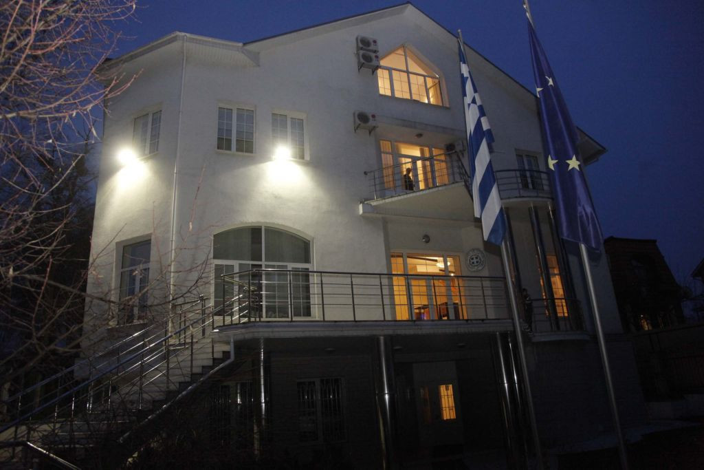 Μαριούπολη: Δεν είναι ασφαλές το ελληνικό προξενείο στο κτήριο του ΟΑΣΕ – Επικοινωνία Δένδια με Κουλέμπα