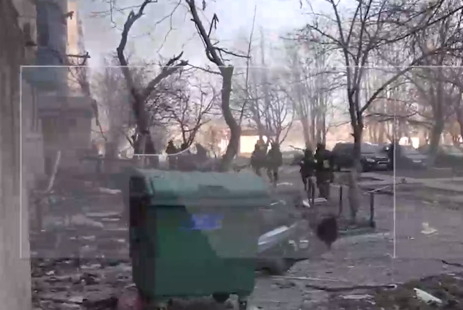 Ουκρανία: Μέσα στη βομβαρδισμένη Μαριούπολη ο ρωσικός στρατός - Μάχες πόρτα πόρτα