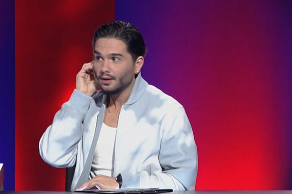 «Έχασα το μικρόφωνο ρε παιδιά» – Απίστευτες ατάκες από τον Χρήστο Μάστορα στην πρεμιέρα του «X Factor»