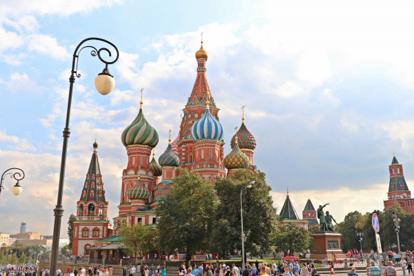 Πόλεμος στην Ουκρανία: Γιατί 40+1 πολυεθνικές παραμένουν στη Ρωσία