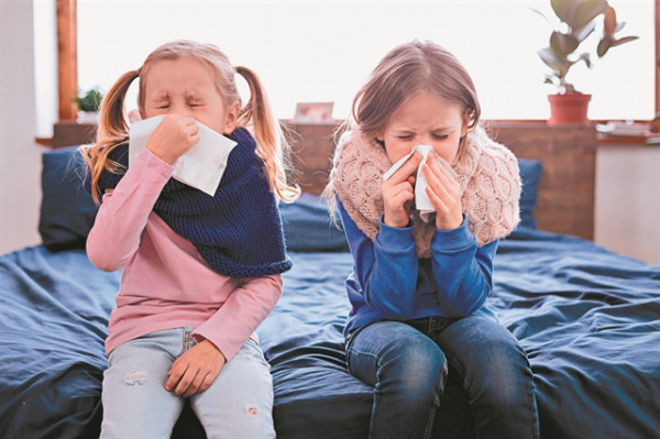 Πιθανή η νόσηση με γρίπη μετά από κορονοϊό στα παιδιά