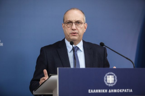 Ακούστε live τον κυβερνητικό εκπρόσωπο, Γιάννη Οικονόμου