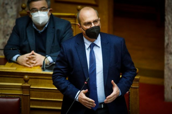 Οικονόμου: Ευτέλεια του ΣΥΡΙΖΑ να χρησιμοποιεί μια έκθεση που προσβάλλει τον ελληνικό τύπο