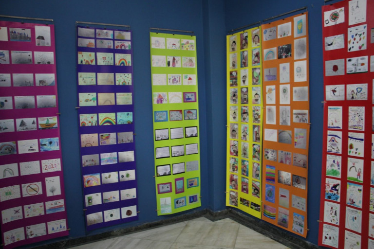 Χανιά: Εξακόσια πενήντα επτά καλλιτεχνικά έργα παιδιών κοσμούν το Δημαρχείο
