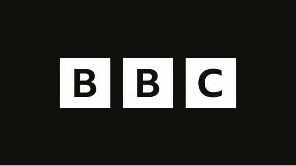 BBC: Ανέστειλε τη λειτουργία του στη Ρωσία – Αποσύρει τους δημοσιογράφους του