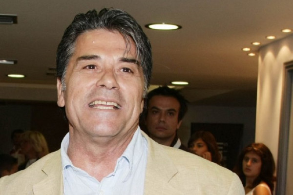 Πάνος Μιχαλόπουλος: Πού είναι και τι κάνει σήμερα ο γόης των 80’s;