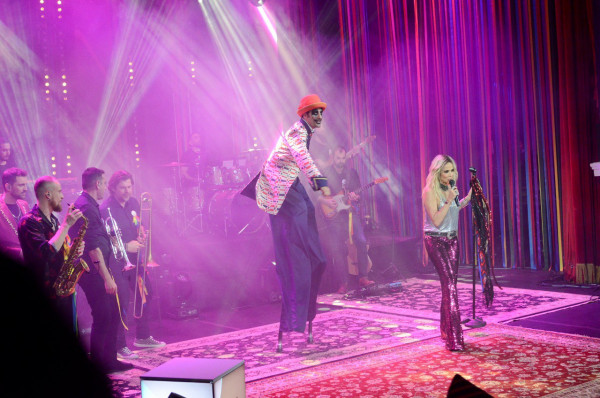 Σπίτι με το MEGA: Η Άννα Βίσση ξεσηκώνει το κοινό με τις μεγαλύτερες επιτυχίες της