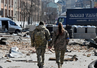 Ζελένσκι: «Ένας μήνας αντίστασης, έκαναν λάθος ότι δεν θα παλέψουμε» – Οι 8+1 φωτογραφίες που δημοσίευσε