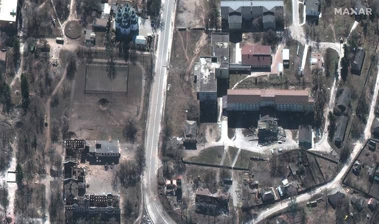 Ουκρανία: Κατεστραμμένο το κέντρο του Ιζιούμ κοντά στο Χάρκοβο - Το περικυκλώνουν οι Ρώσοι