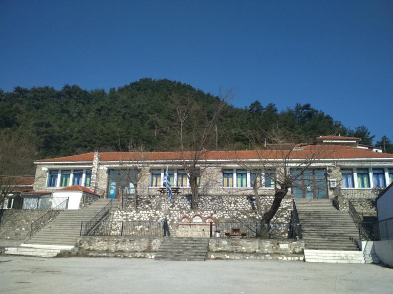 Θάσος: Το Μέγαρο Μαξίμου ανταποκρίθηκε σε επιστολή μαθητών -Τους έστειλε υπολογιστές, προτζέκτορες, βιβλία