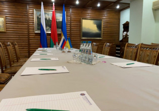 Ρωσία: «Η Μόσχα περιμένει την απάντηση του Κιέβου μετά τις συνομιλίες – Αυτή θα κρίνει τις εξελίξεις στην Ουκρανία»