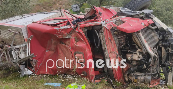 Αρχαία Ολυμπία: Πυροσβεστικό όχημα ανετράπη όταν επιχειρούσε σε φωτιά – Τραυματίστηκαν δύο πυροσβέστες