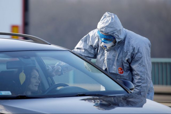 Πολωνία: Τέλος η χρήση μάσκας και η καραντίνα για όσουν νοσούν από κοροναϊό