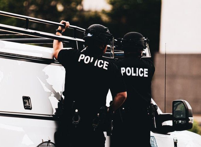 Κολομβία: Βομβιστική επίθεση μπροστά σε αστυνομικό τμήμα -Ένα παιδί νεκρό και 30 τραυματίες