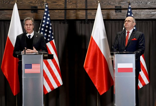 Η Πολωνία «δεν θα αναγνωρίσει εδαφικές αλλαγές» στην Ουκρανία - Η επίσκεψη Μπλίνκεν