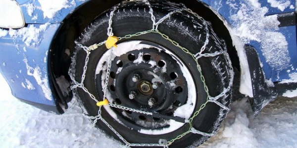 Υποχρεωτικές πλέον οι αντιολισθητικές αλυσίδες σε χιόνια και πάγο – Ποιο θα είναι το πρόστιμο