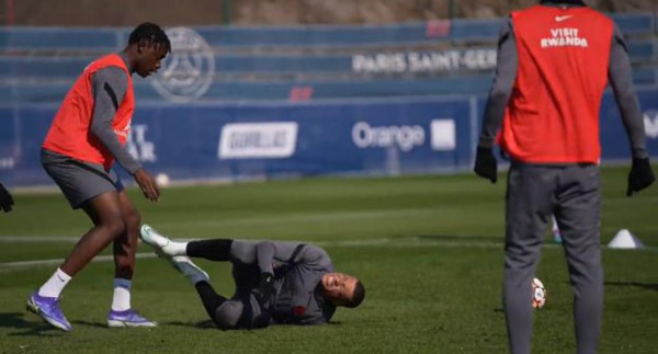 Η στιγμή του τραυματισμού του Εμπαπέ