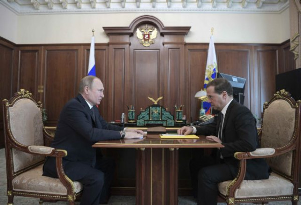 Μεντβέντεφ: Αν οι ΗΠΑ θέλουν να καταστρέψουν τη Ρωσία ο κόσμος θα βρεθεί αντιμέτωπος με «μεγάλη πυρηνική έκρηξη»