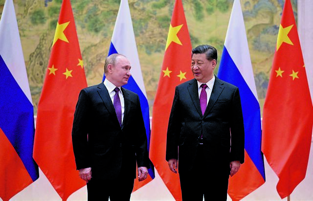 Πόλεμος στην Ουκρανία: «Η Κίνα τώρα υποστηρίζει τη Ρωσία, αλλά στο μέλλον ίσως αλλάξει - Εμμονικός ο Πούτιν», λέει γάλλος διπλωμάτης