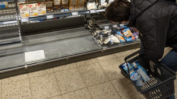 Ρωσία: Πανικός στα σούπερ μάρκετ για ένα πακέτο ζάχαρης – Άδεια τα ράφια