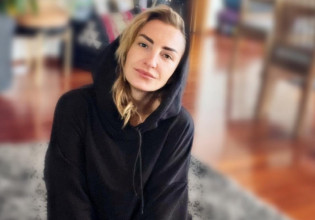 Ρούλα Ρέβη: Συγκλονίζει η εξομολόγηση για τη μητέρα της – «Είσαι ο ορισμός του γυναικείου μεγαλείου»