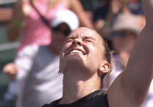 Ξέσπασε σε κλάματα η Σάκκαρη: «Δούλεψα όλη την ζωή μου για να βρεθώ εδώ»