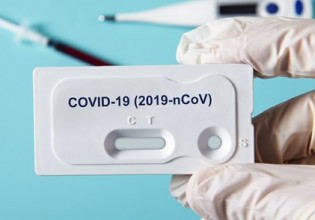 Κοροναϊός: Με τρία self test μαθητές και εκπαιδευτικοί αυτή την εβδομάδα