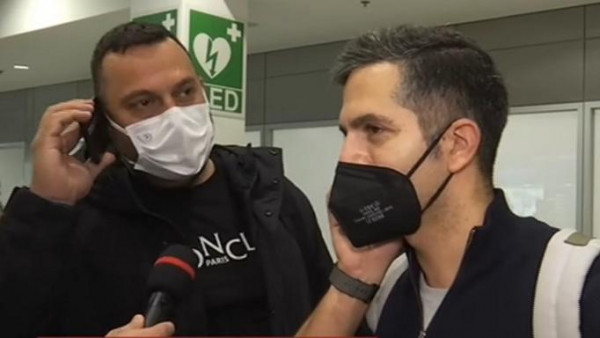 Πόλεμος στην Ουκρανία: Συγκλονίζουν έλληνες δημοσιογράφοι που επέστρεψαν – «Μας σημάδευαν 40 σκοπευτές»