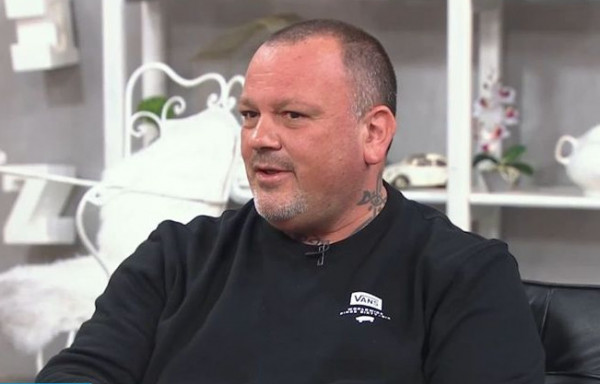 Δημήτρης Σκαρμούτσος: «Κυνήγησα πελάτη να τον δείρω γιατί…»