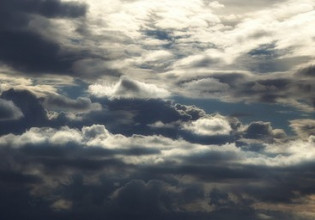 Καιρός: Λιακάδα με ημερομηνία λήξης – Συννεφιά και αφρικανική σκόνη αλλάζουν τα δεδομένα