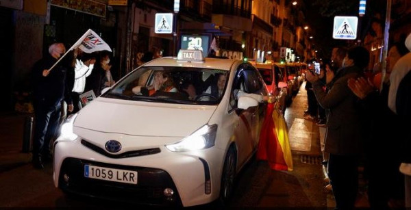 Πόλεμος στην Ουκρανία: Πρόσφυγες από την Ουκρανία φτάνουν στην Ισπανία χάρη σε δίκτυο αλληλέγγυων οδηγών ταξί