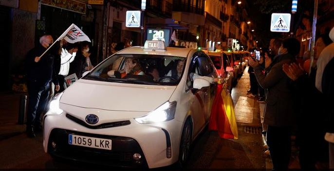 Πόλεμος στην Ουκρανία: Πρόσφυγες από την Ουκρανία φτάνουν στην Ισπανία χάρη σε δίκτυο αλληλέγγυων οδηγών ταξί