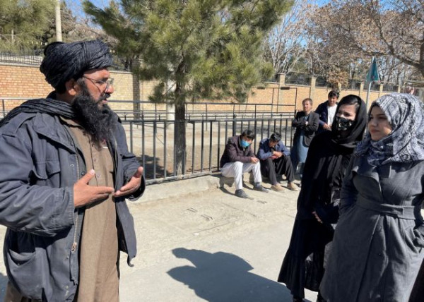 Αφγανιστάν: Οι Ταλιμπάν απαγορεύουν στους υπαλλήλους που δεν έχουν γενειάδα να πηγαίνουν στη δουλειά τους