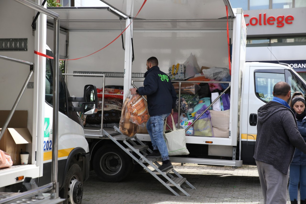 Δήμος Πειραιά και ΚΟ.Δ.Ε.Π συγκέντρωσαν 3,5 τόνους ανθρωπιστικής βοήθειας για την Ουκρανία