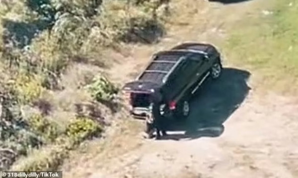 ΗΠΑ: Αστυνομικός ερωτοτροπούσε σε δημόσιο χώρο – Το βίντεο έγινε viral