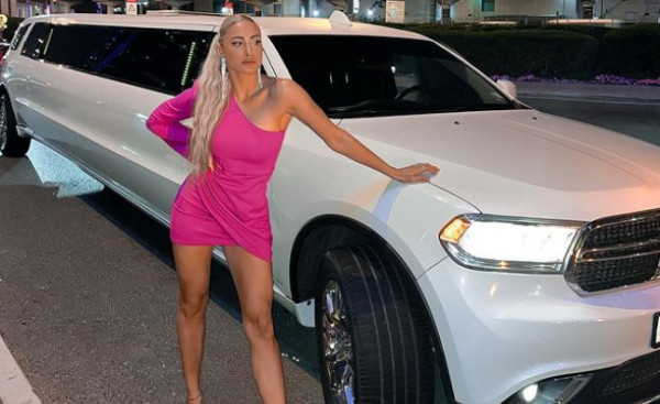 Ιωάννα Τούνη: Τι κάνει στο Ντουμπάι και κυκλοφορεί με εντυπωσιακή λιμουζίνα;