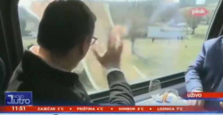 Σερβία: Ρεζίλι έγινε ο Πρόεδρος της χώρα – Χαιρετούσε το πλήθος χωρίς να υπάρχει ψυχή