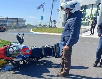 Σοβαρό τροχαίο στην Καλαμάτα: Μηχανή εξετράπη της πορείας της και έπεσε πάνω σε πεζούς